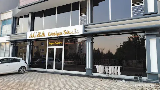 AURA HAIR DESIGN STUDIO 4