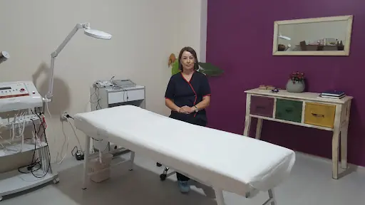 GÜLCAN AYDIN KAŞ TASARIMI VE KALICI MAKYAJ UZMANI 3