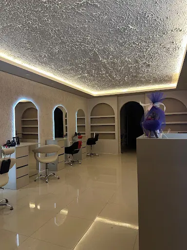 saloon betül zengin