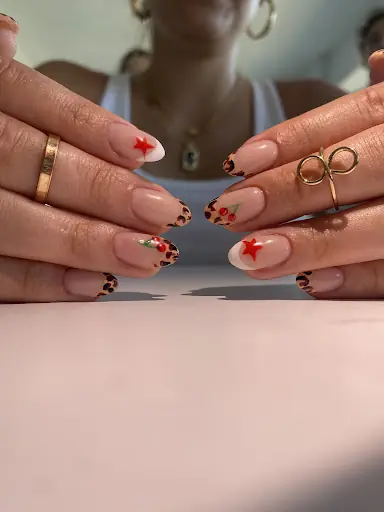 Aura Beauty ve Nail Stüdyo 4