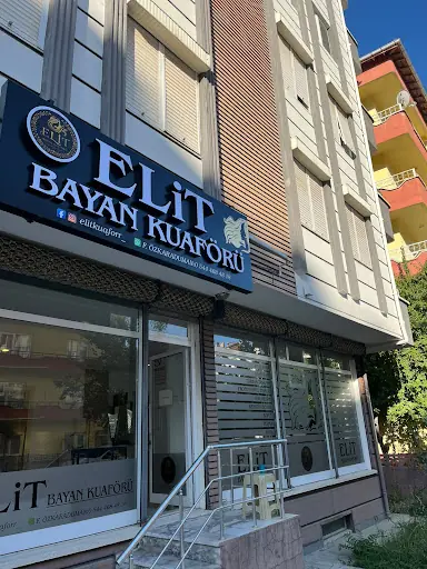 Elit bayan kuaförü