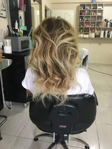 Fatoş Mira Bayan Kuaförü Ve Güzellik Salonu 3