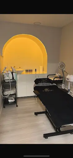 Rabia Canik Güzellik Salonu – Tırnak / Nail Studio, İstanbul