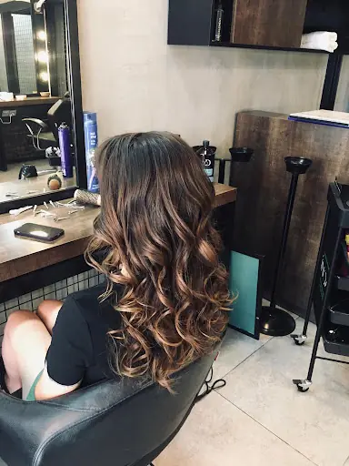NORA HAİR MAKEUP bayan kuaförü