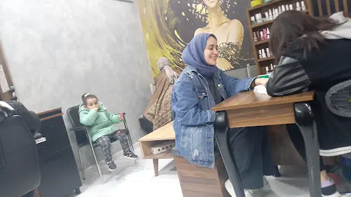 Suna Bayan Kuaförü