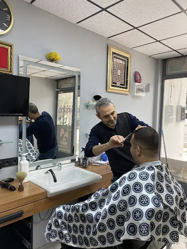 YUSUF AKHAN ERKEK KUAFÖRÜ 3
