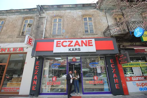 Esra Eczane 3