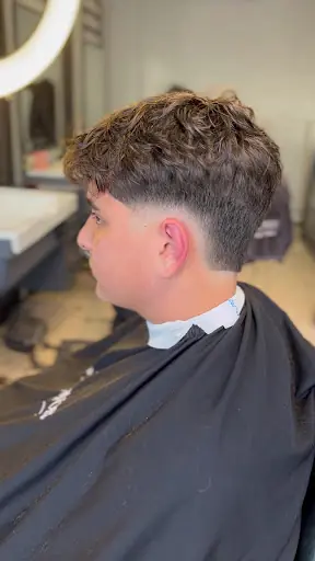 ÇağrıÖzgürHairStudio erkek kuaförü 3