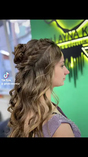 Sihirli Ayna Bayan Kuafòrü 3