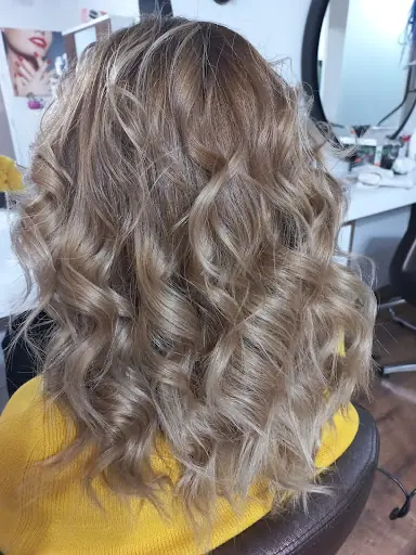 Massari Esthetic Güzellik Salonu | Protez Tırnak | İpek Kirpik | Hydrafacial Cilt Bakımı | Lazer Epilasyon | 5