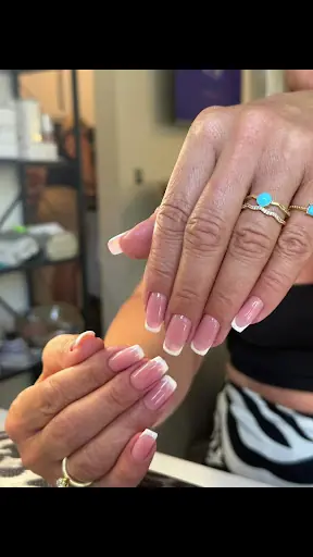 Estebee Kuşadası Nail Hair Beauty Saloon