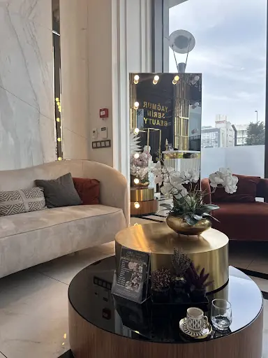 Yağmur Serin Beauty – Tırnak / Nail Studio, İstanbul (4. fotoğraf)