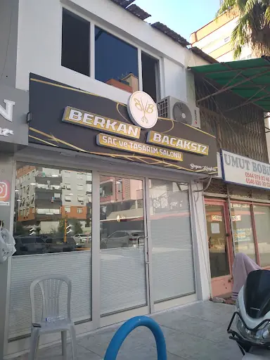 BERKAN BACAKSIZ SAÇ ve TASARIM SALONU 2