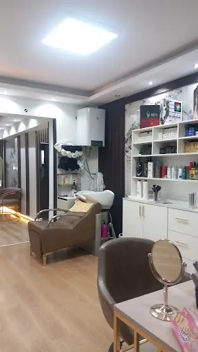 Elif Acar Hair Makeup 2