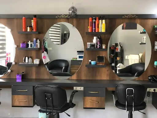 Raziye Mete Bayan Kuaför Salonu 3