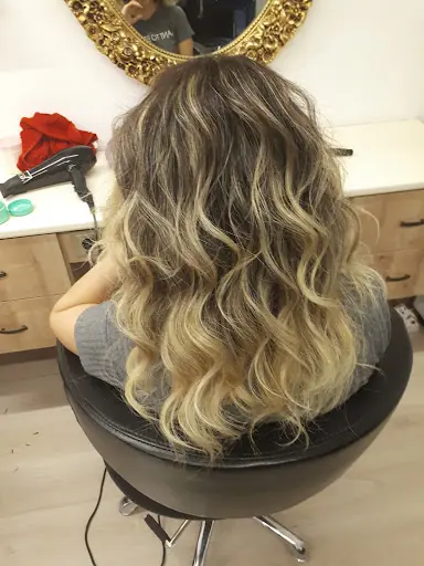 Salon Veysel bayan kuaförü – Kadın Kuaförü, Küçükçekmece, İstanbul