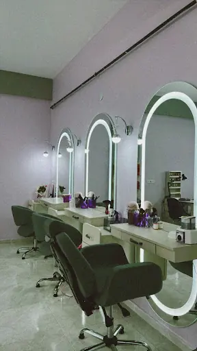 Aura Güzellik Merkezi Kadın Kuaförü 2