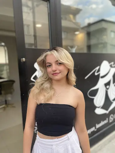 Havin Mengücek saç Tasarım & kuaför 4