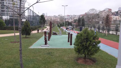 Ataşehir Belediyesi Şehit Jandarma Er Fatih Çaybaşı Parkı – Diğer (Güzellik), İstanbul (2. fotoğraf)