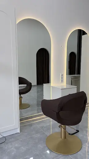Miela Makeup & Hair Studio 4