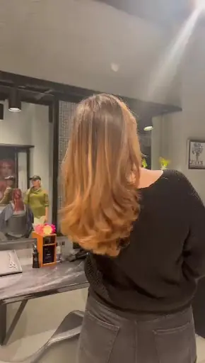Queen hair makeup studio 3