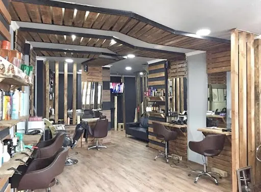 Yalı Bayan Kuaförü – Tırnak / Nail Studio, Beykoz, İstanbul