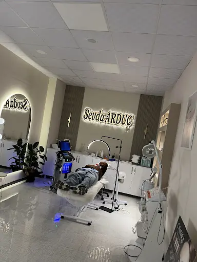 Mones Beauty Center 2