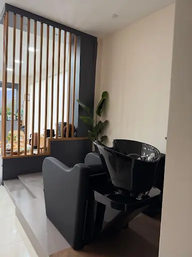 SC SALİH CANSEVEN HAİR SALON 4