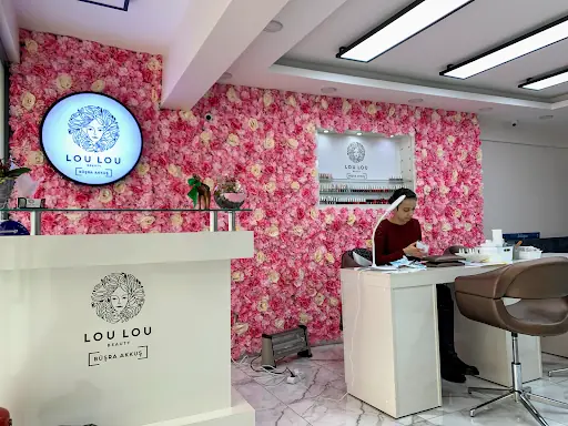 Lou Lou Beauty / Büşra Akkuş – Tırnak / Nail Studio, İstanbul (4. fotoğraf)