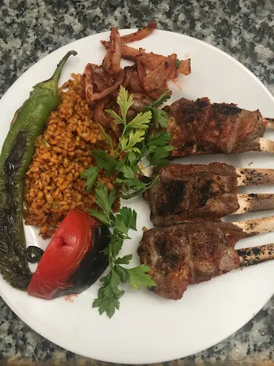 Ustam Kebab Salonu