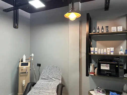 Capriss barber’s club