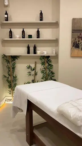 Roy's Serenity Spa & Massage 3
