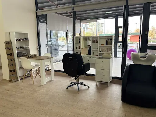 Başak Karahanlı Kuaför ve Güzellik 3