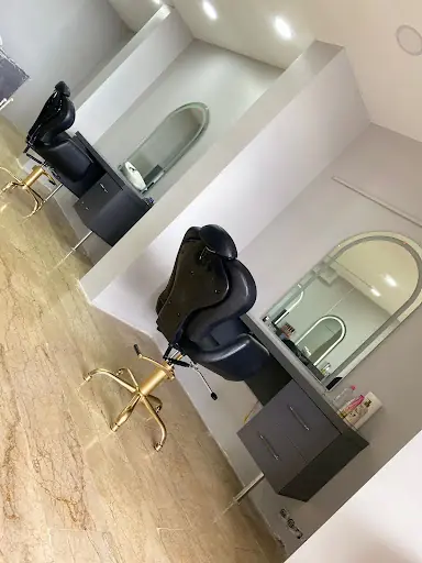 Ayşegül Çiçek hair makeup studıo 4