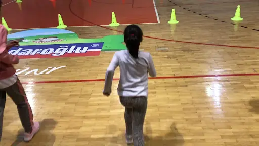 Bayramiç Spor Salonu 3