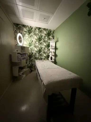 Masseur Egho & TMZ MASSAGE THERAPY 3
