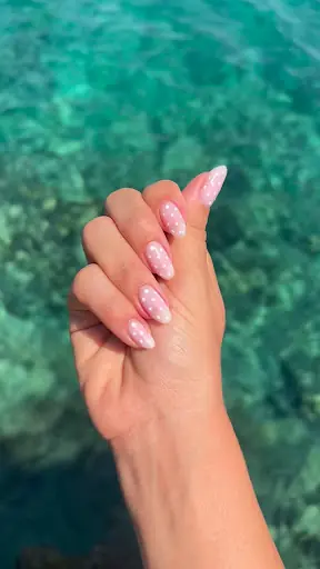 Ayşe Sarıca Nail & Beauté / Güzellik Merkezi 3