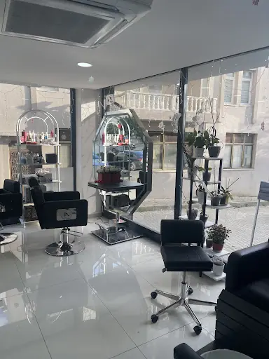 NEZİHA YAVUZBİLGE BAYAN KUAFÖRÜ – Tırnak / Nail Studio, Büyükçekmece, İstanbul (3. fotoğraf)