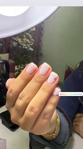 Manisa Miss Coco güzellik salonu , ipek kirpik, protez tırnak , kalıcı makyaj, altın oran kaş, sir agda