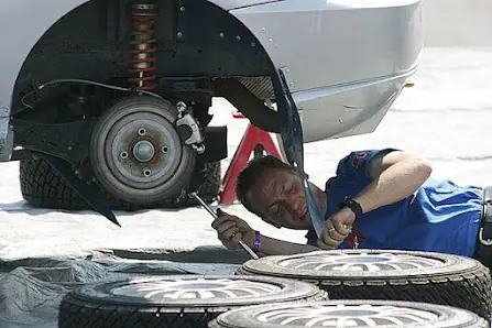 ÇALIŞAN OTO MEKANİK ELEKTRONİK 3