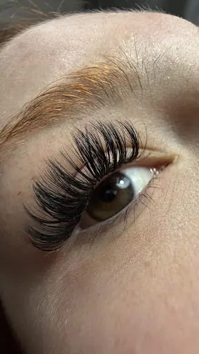 ESRA YAZER GÜZELLİK SALONU 3