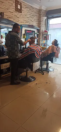 Efe Erkek Kuaförü 2