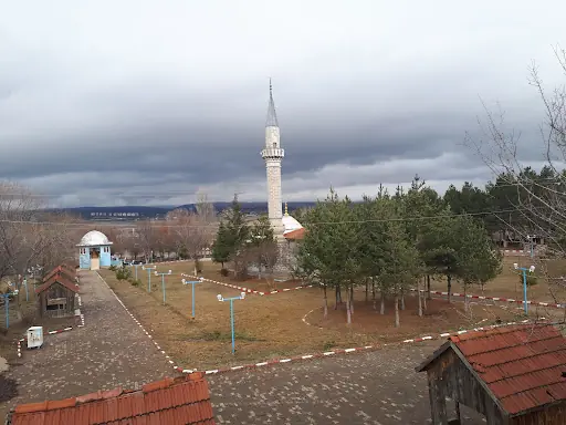 Hosislamlar Haci Hamza Sultan Türbesi