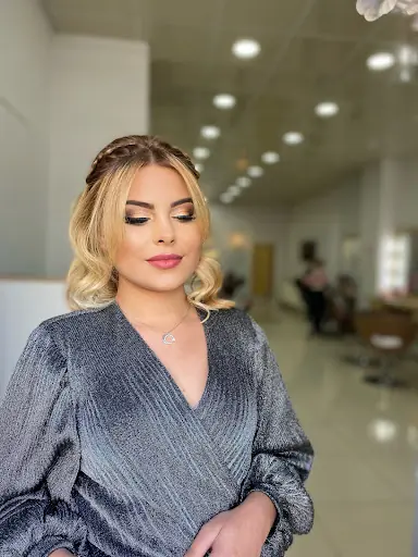 Bayan Makascıoglu Sac Ile Türban Tasarım Salonu 3