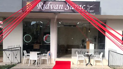 Saloon Rıdvan Saraç