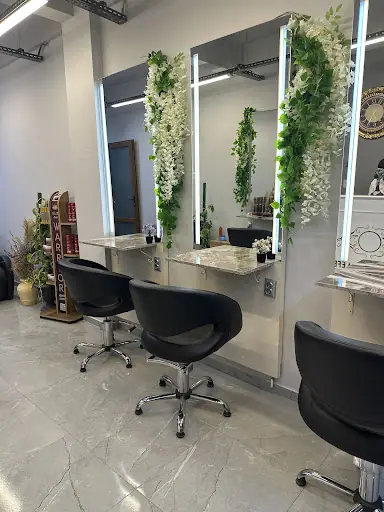Saç Tasarım Efe HairDesigner-Buca Bayan Kuaförü 3
