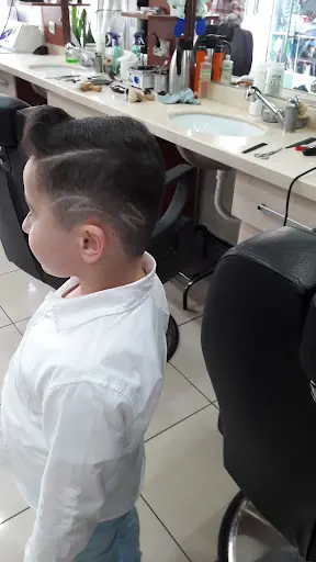 KARDEŞLER ERKEK KUAFÖRÜ