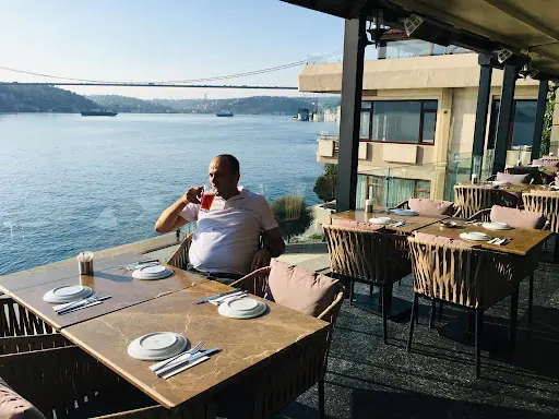 FERÂH ERKEK KUAFÖR GÜZELLİK SALONU 4