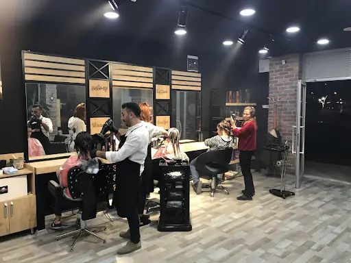 SalooN ButiK Saç Tasarım Menderes 3