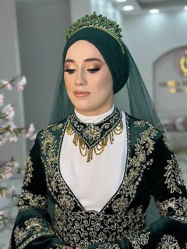 Ceyda Özdemir Make-Up Studio Bayan kuaförü 3